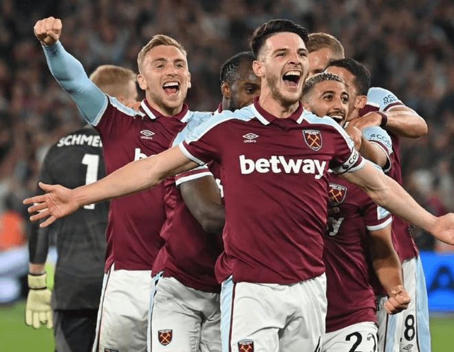 杜兰特连续得分，全队士气高涨