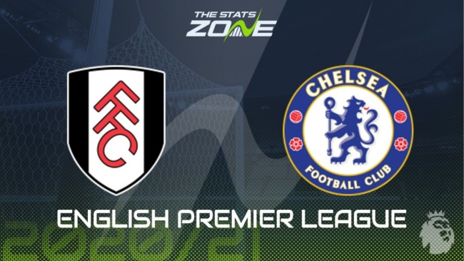 积雪已覆盖球场，加拿大联赛球员在雪战中完成潇洒倒钩得分