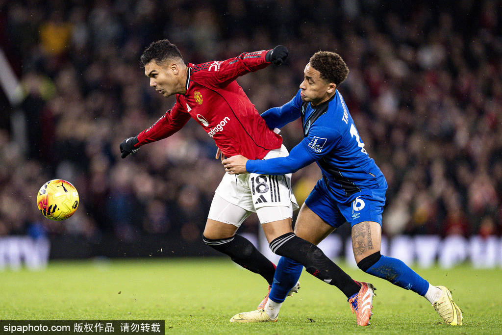 雷迪克：不认为詹姆斯需要重拾信心，他因为伤病还在追赶进度