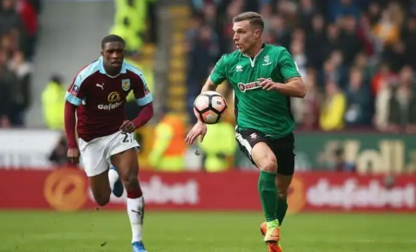 亨利：皇马半年就想换掉阿隆索太荒诞了，在那只会执教还不够